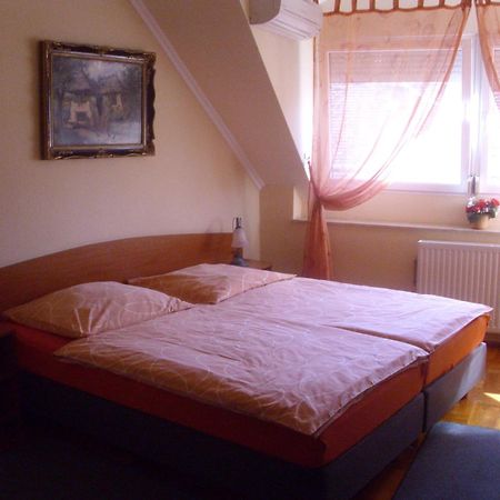 Barokk Antik Guest House Kecskemét Camera foto