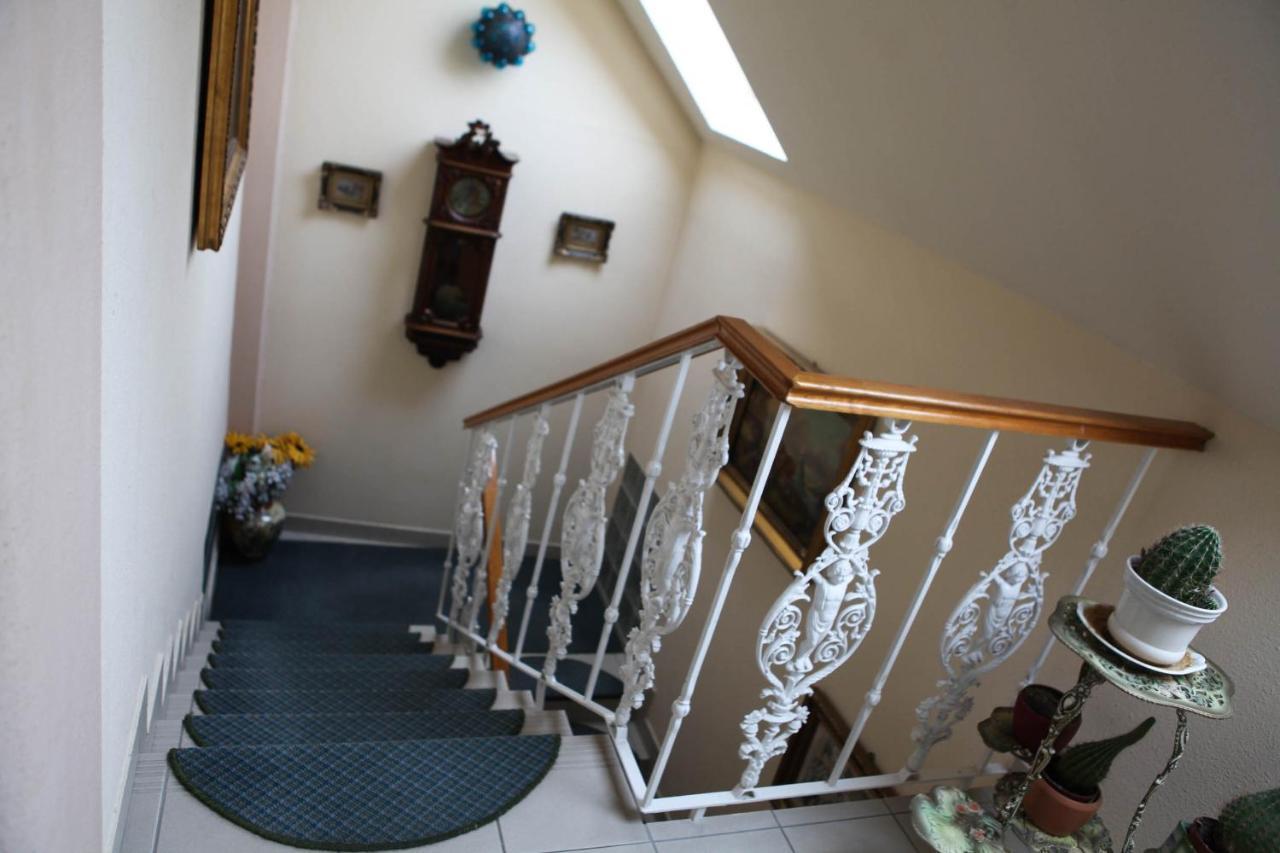 Barokk Antik Guest House Kecskemét Esterno foto